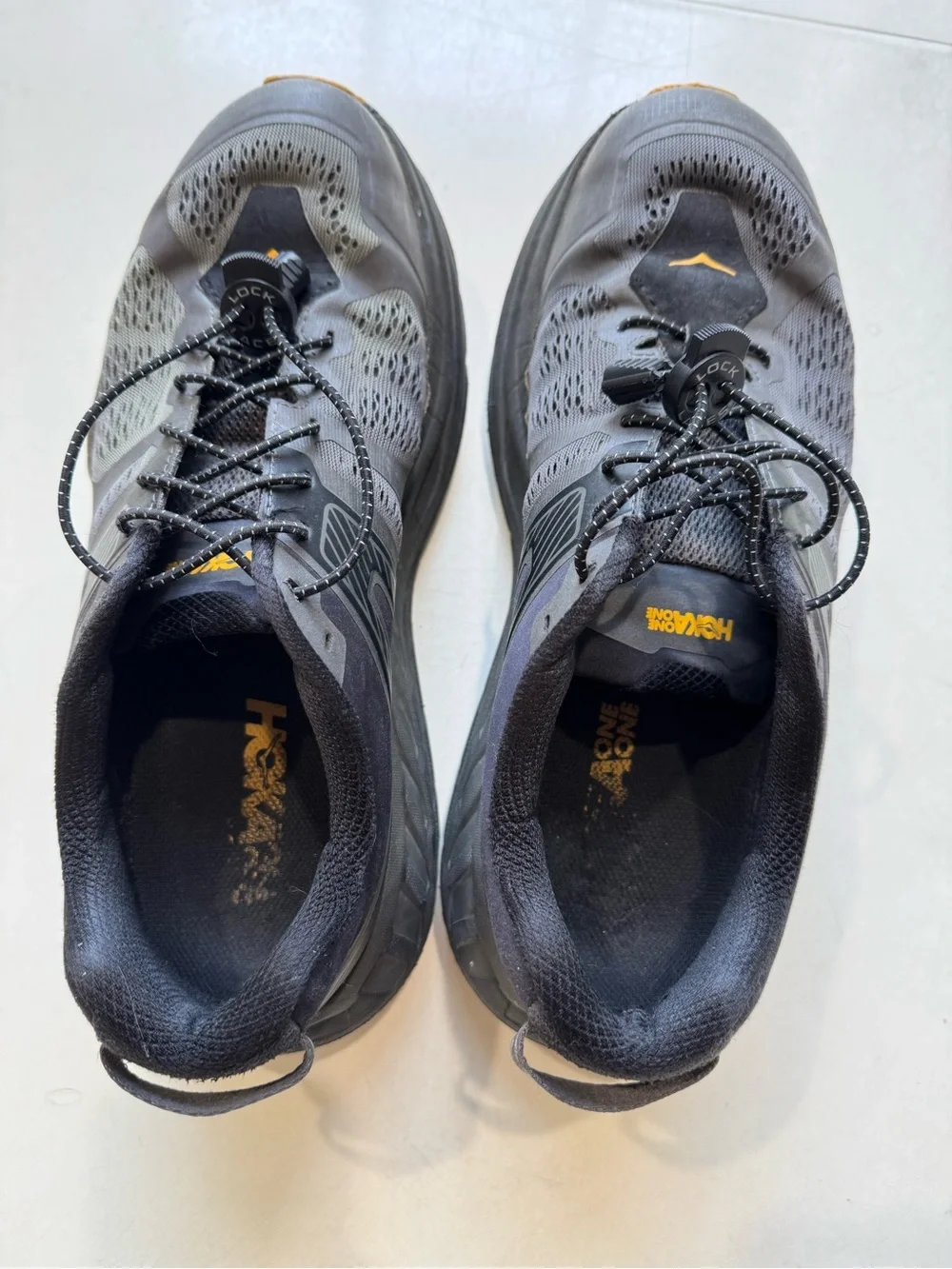 Hoka One One guc smoke